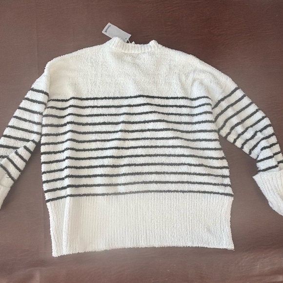 NWT-Elegant Super Soft Striped Crew Neck Sweater - Picture 6 of 10